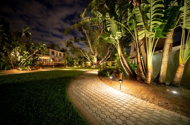 3 LED Landscape Lighting Options